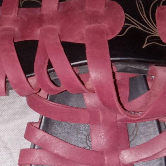 Shoes - Picture 5 of 5